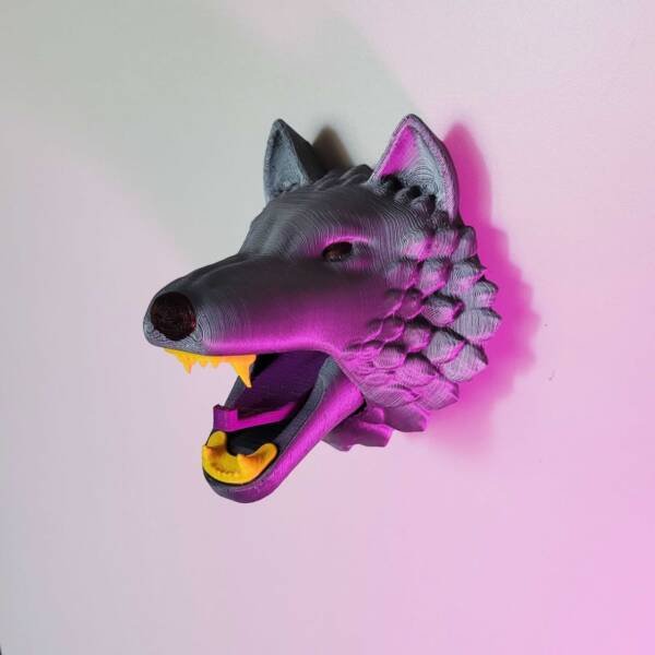 Wolf Coat Rack – Stylish 3D Printable Wall Organizer - Image 3